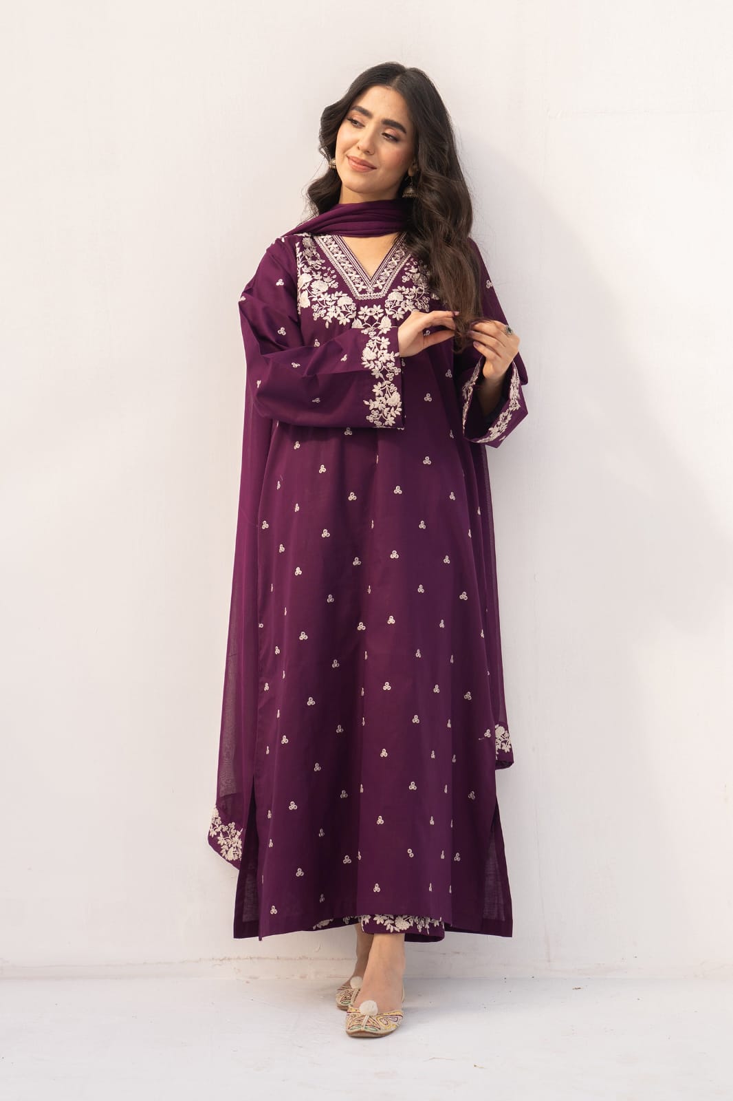 GRANDEUR LAWN 3PC EMBROIDERED SUIT - 446