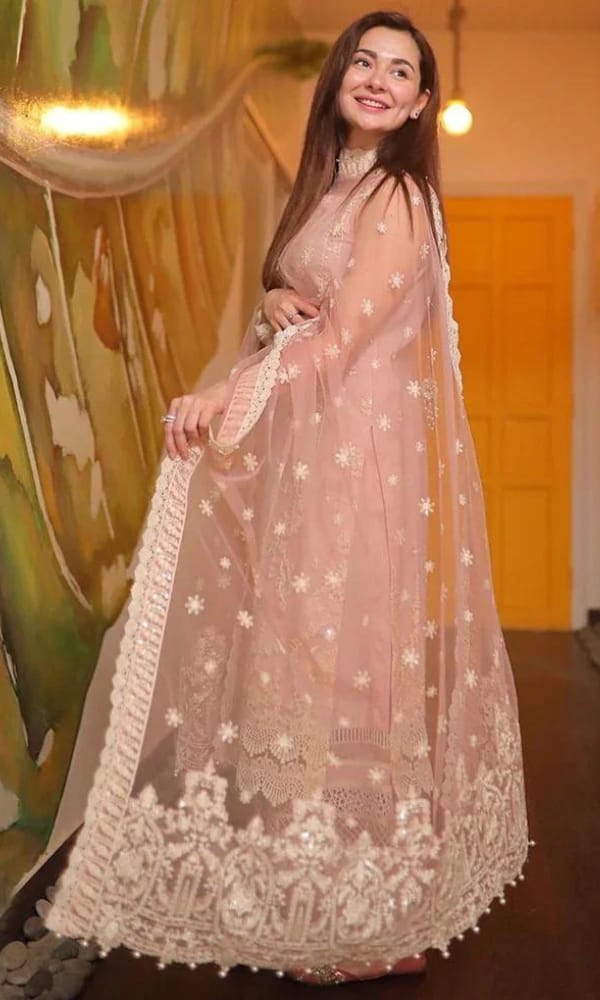 SIGNATURE LAWN EMBROIDERED 3PC SUIT - 423 - View 3